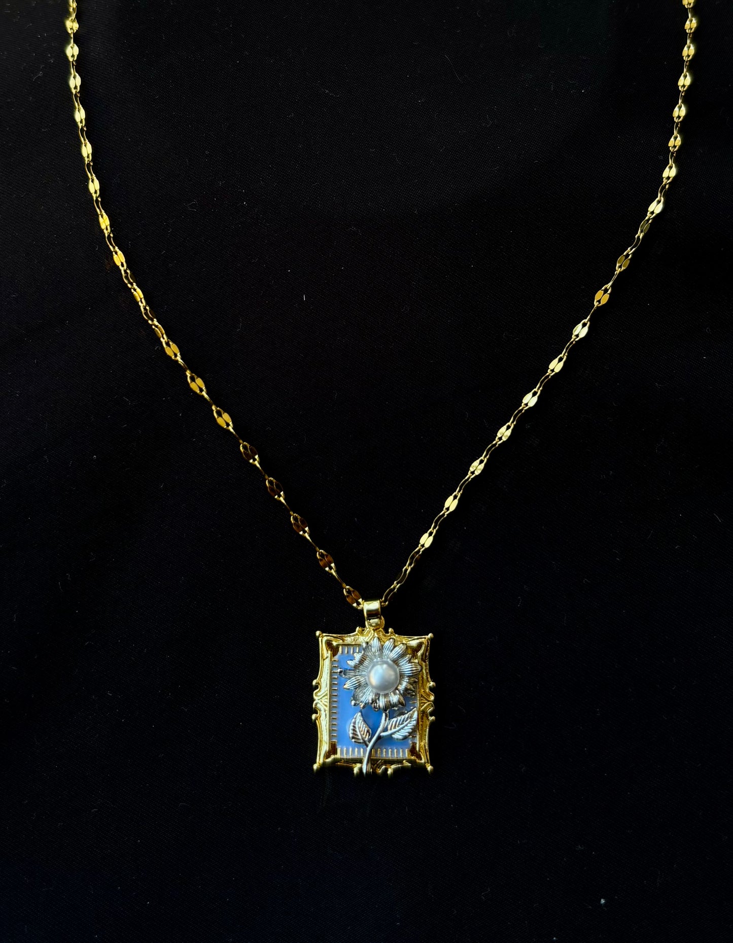 "Solmayan Çiçek"