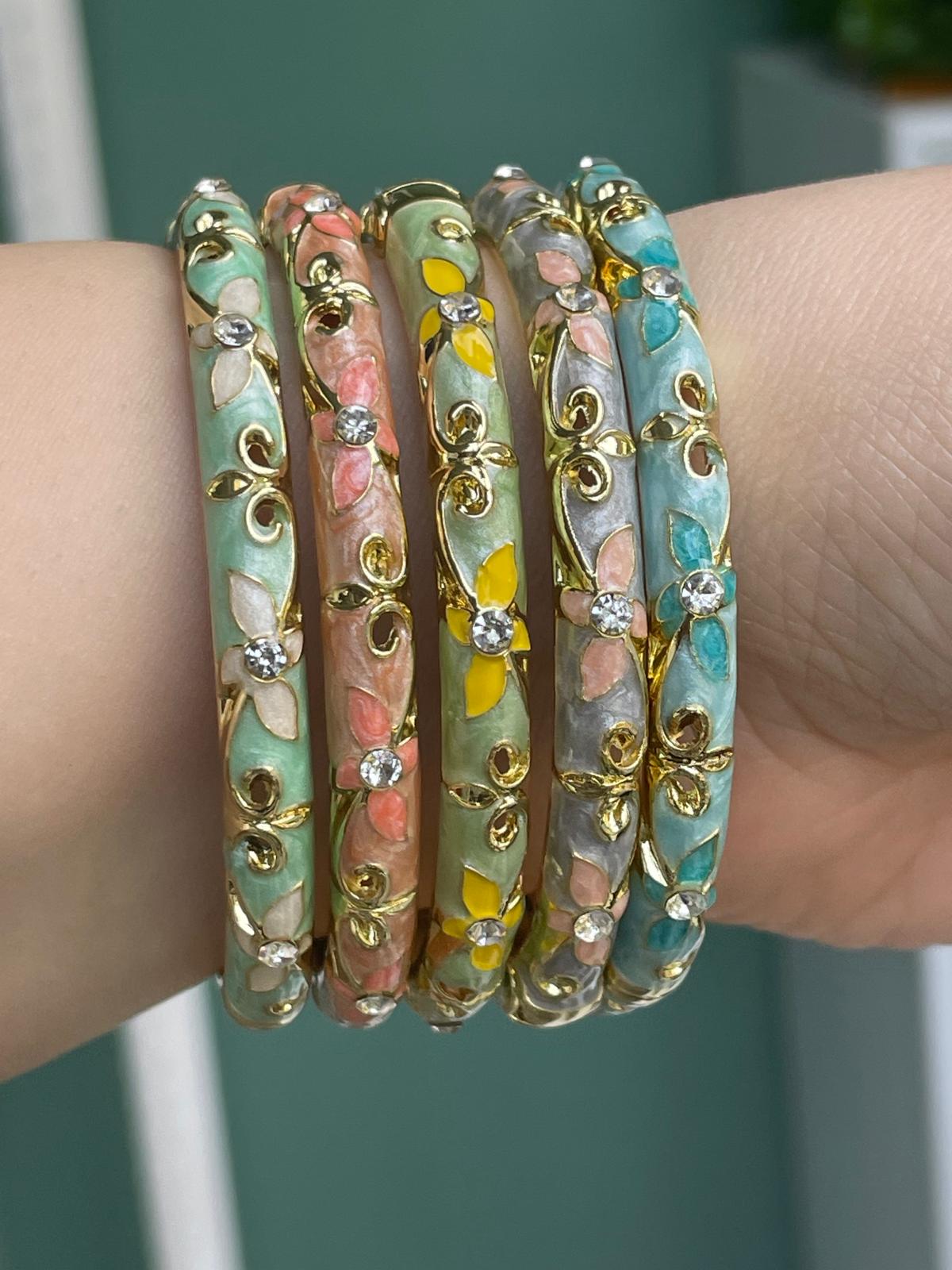 "Zamanın Renkleri" Kelepçe