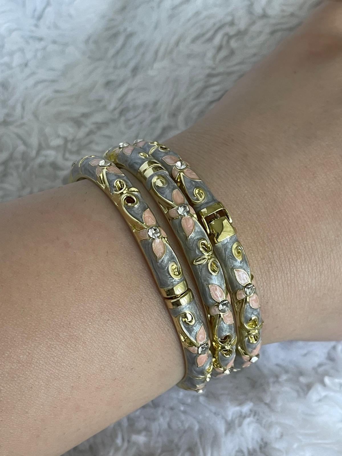 "Zamanın Renkleri" Kelepçe