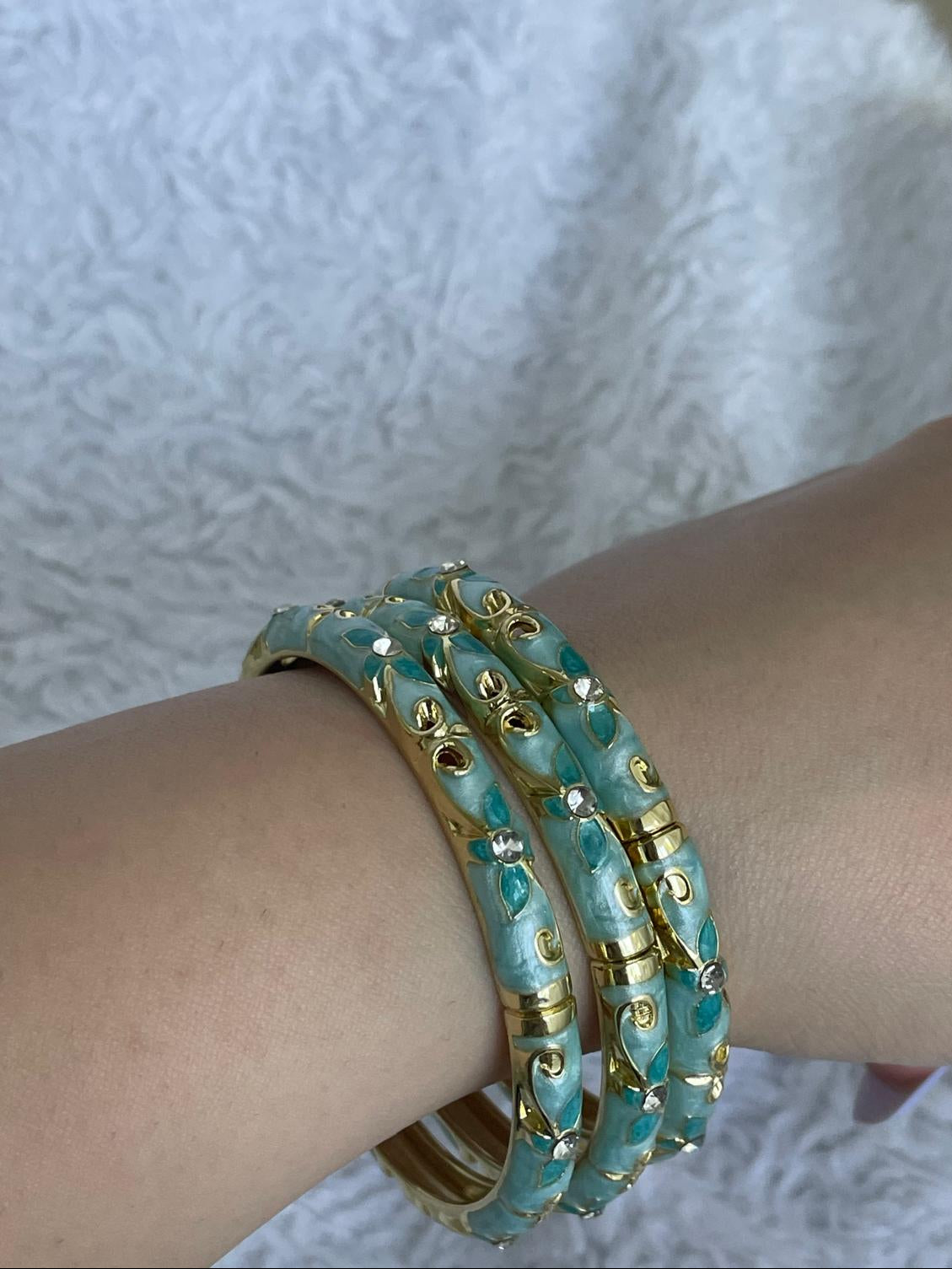 "Zamanın Renkleri" Kelepçe